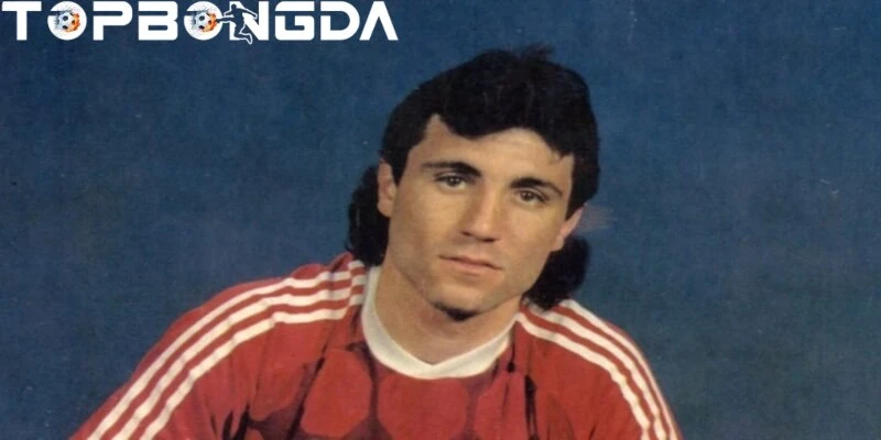 Hristo Stoichkov: Cái Tên Sáng Giá Của Đất Nước Bulgaria 1 Cái tên vàng của bóng đá xứ sở hoa hồng
